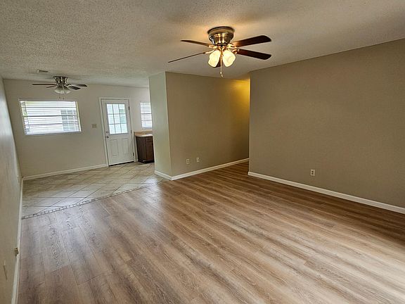 5th image of 108 Alder Ave SE APT 1