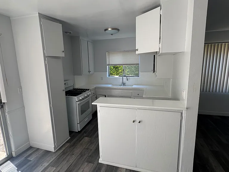 1132 S Holt Ave #3 — Photo 7