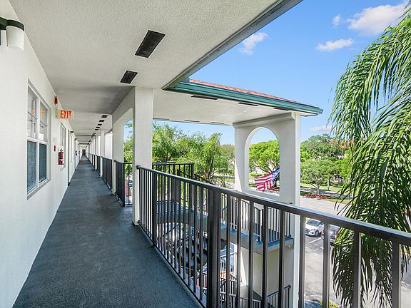 3rd image of 1200 SW 130th Avenue #402g