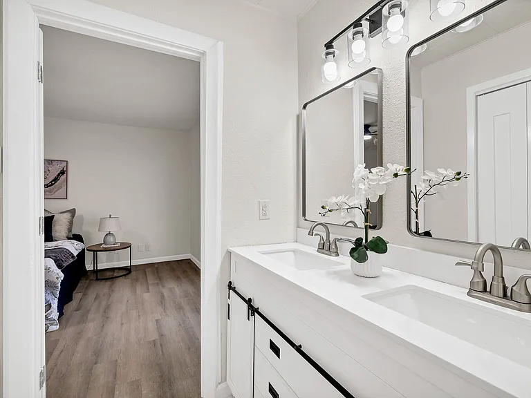 6007 E Valley Forge Ave — Photo 38