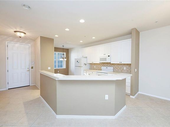 3rd image of 4884 Hampshire CT #203