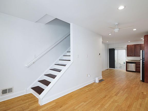 3rd image of 1356 E Susquehanna Ave