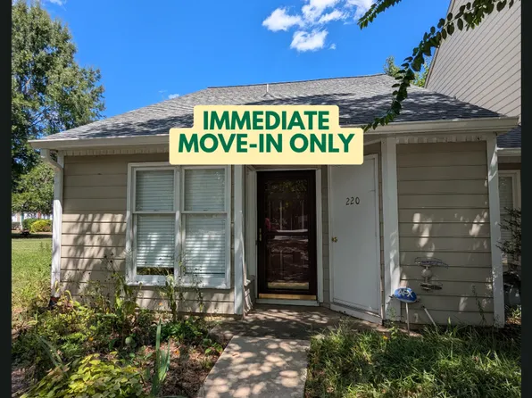 220 Saint Andrews Ln, Chapel Hill, NC 27517