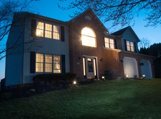 520 Walnut Tree Dr, Blandon, PA 19510