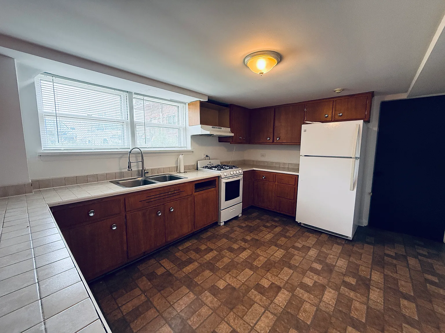 3 bed, 1.5 bath, 1500 sqft, $1,800 — Photo 1
