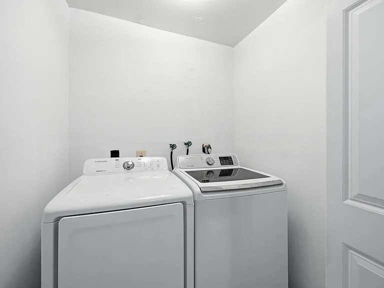 28 Cherry Laurel Dr — Photo 18