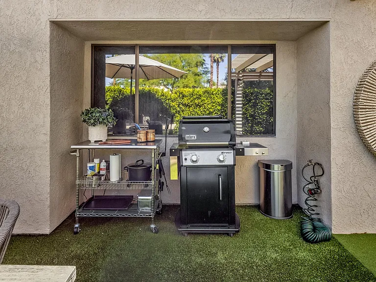 303 Forest Hills Dr — Photo 3