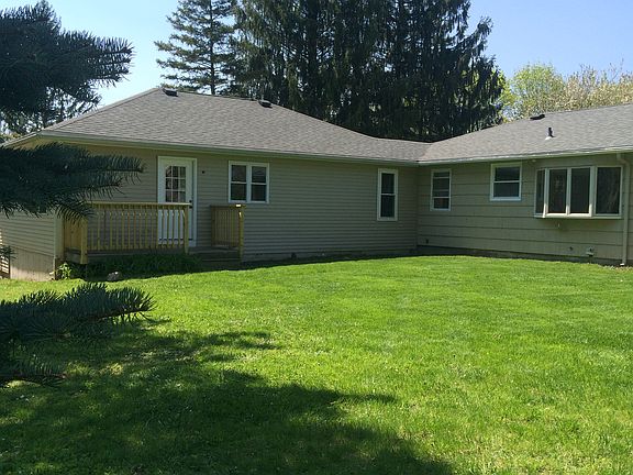 2nd image of 28 Woodside Dr