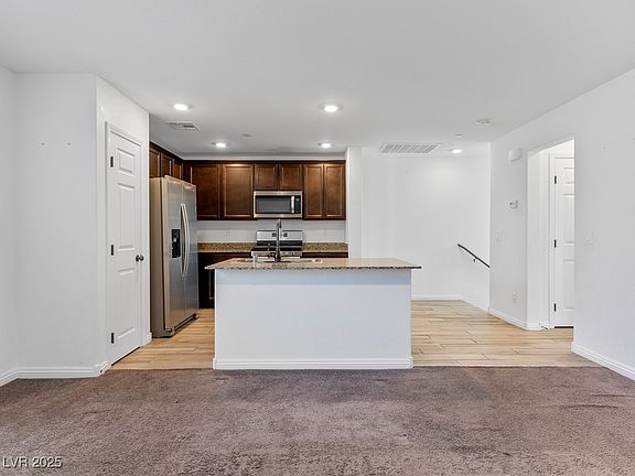 4th image of 4543 Pencester St