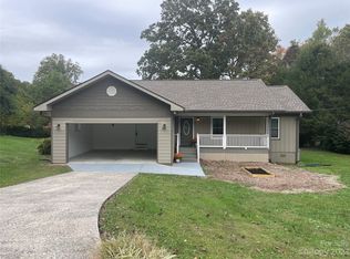 66 Pine Grove Dr, Andrews, NC 28901