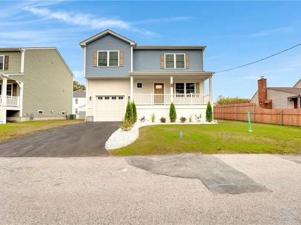 25 Orange St E, Rumford, RI 02916