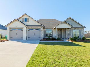 3999 Crusader Ct, Valdosta, GA 31605