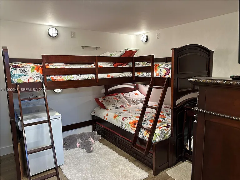 6039 Collins Ave #1431 — Photo 6