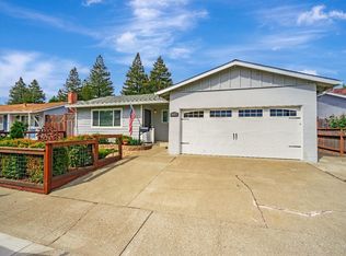437 Surrey Dr, Santa Rosa, CA 95401