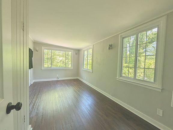 2nd image of 526 Fleming St Unit 1