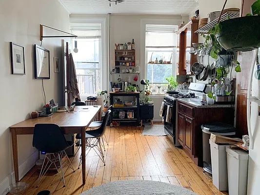 Rented by Ulas Real Estates Inc | media 12