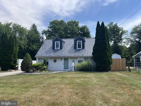 1006 Terrace Blvd, Ewing, NJ 08618