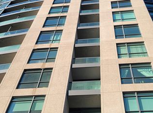 219 Fort York Blvd UNIT 2412, Toronto, ON M5V 1B1