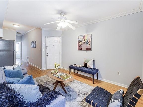 3rd image of 519 Willow Ave APT 3