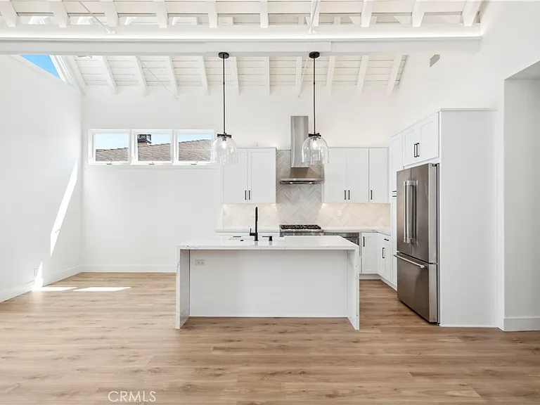 439 1/2 Carnation Ave — Photo 14