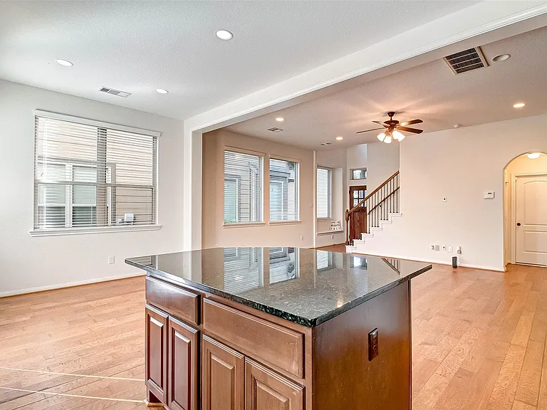 20 Cheswood Manor Ct — Photo 9