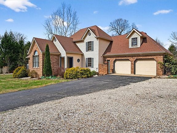3rd image of 3415 Whispering Woods Drive NE
