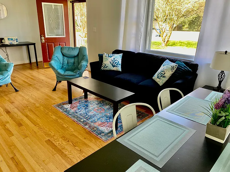 24 Cedar Ln — Photo 3