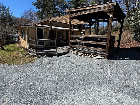 2nd image of 84 Avery High School Road