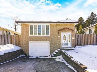 26 Quaker Cres, Hamilton, ON L8W 1H5