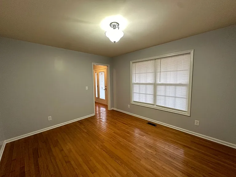 303 Princess Anne Cir — Photo 15