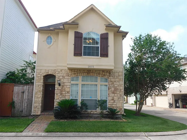 2615 Starboard Point Dr — Photo 2
