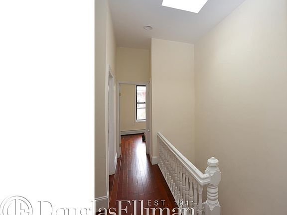5th image of 472 Marion St #2