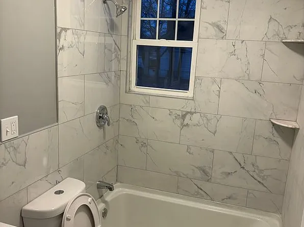 13711 Syracuse St, Hamtramck, MI 48212