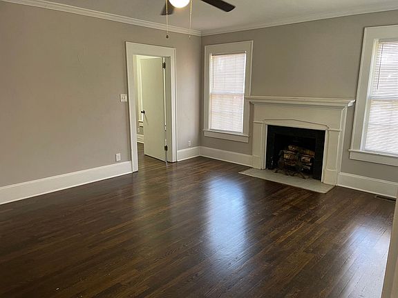 4th image of 110 S Green St