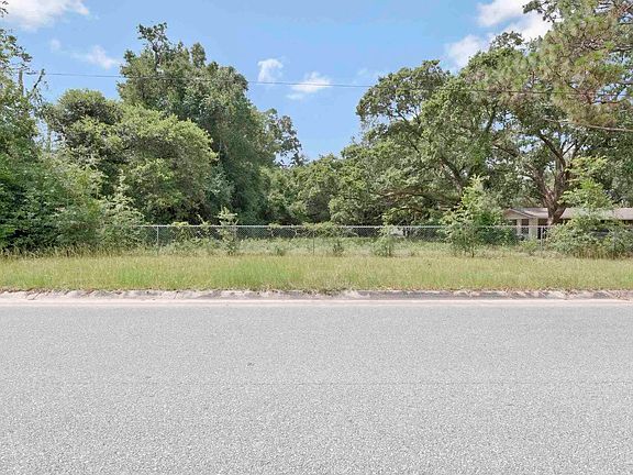 3rd image of 1903 John Carroll Dr