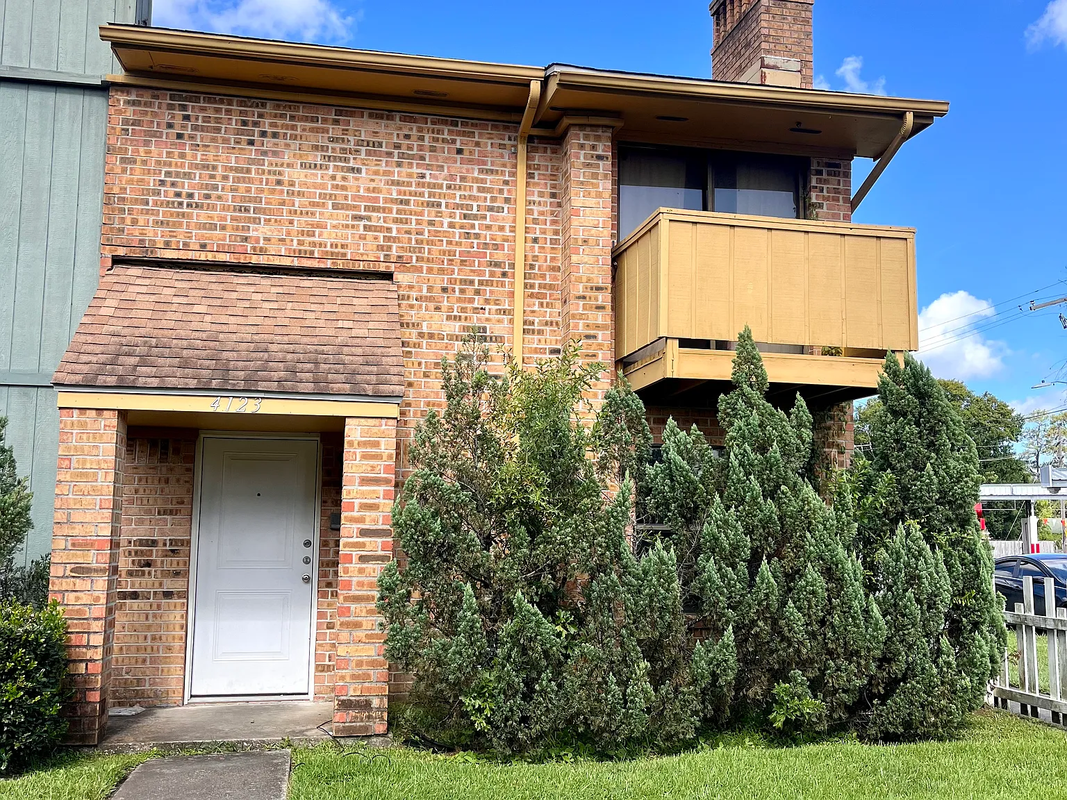 3 bed, 2.5 bath, 1470 sqft, $1,250 — Photo 1