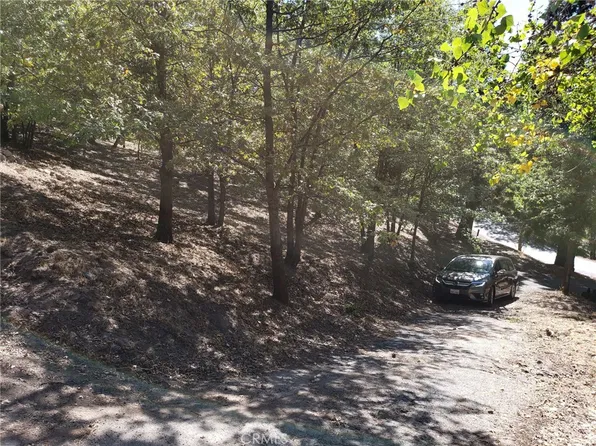 80 Park Dr #33, Running Springs, CA 92382