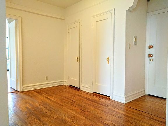 3rd image of 4209 47th Ave #2G