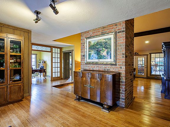 3rd image of 5975 Bicentennial Ln
