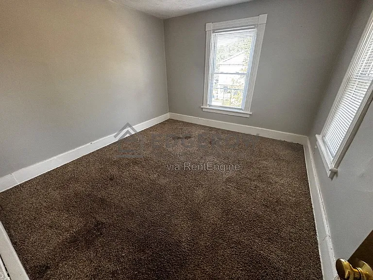 635 Lafayette Ave NE #2 — Photo 7