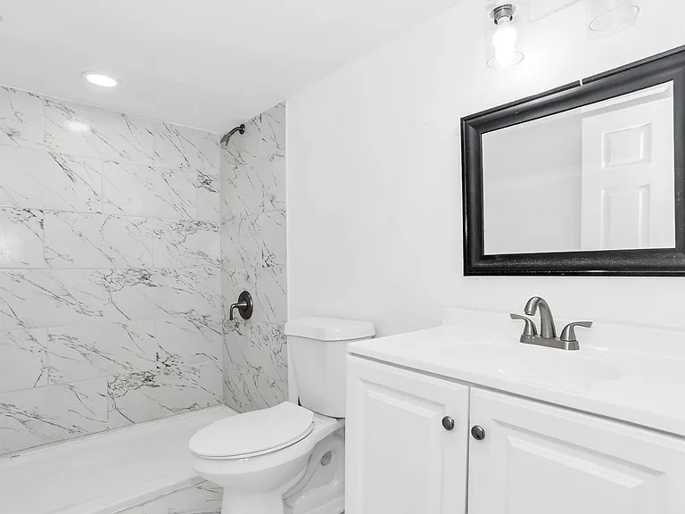 2737 Stuart Dr — Photo 25