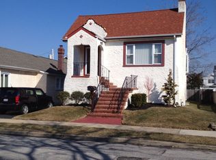 445 E Hudson St, Long Beach, NY 11561