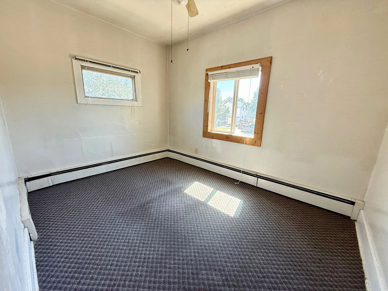 3 bed, 700 sqft, $700 — Photo 4