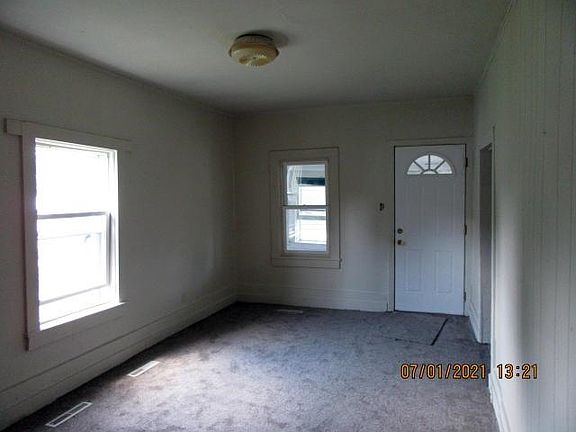 2nd image of 224 W 4th St