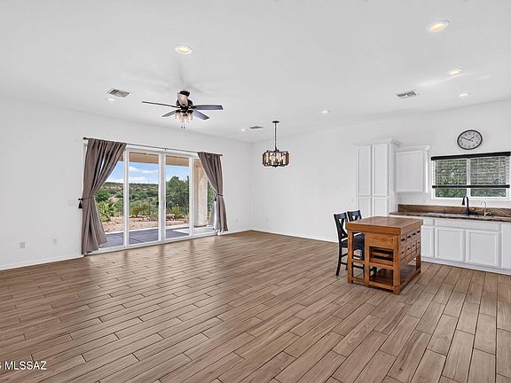 4th image of 79 Sabio Ct