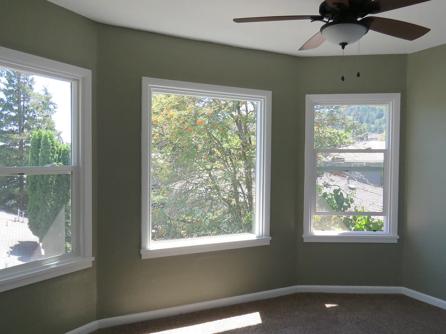 3 bed, 1600 sqft, $850 — Photo 4