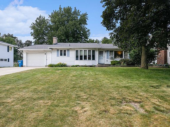 2nd image of 4267 Pineway Dr SW