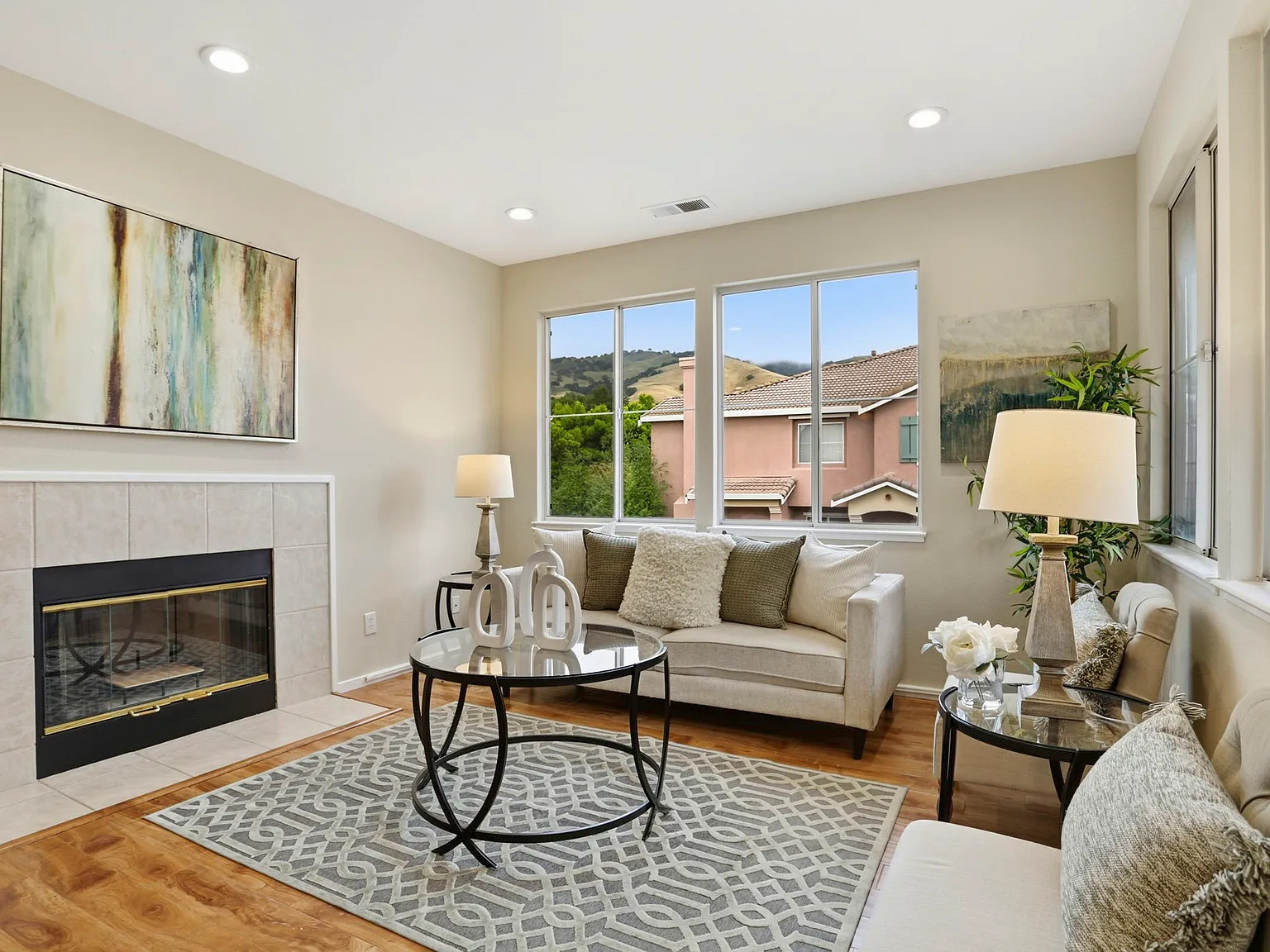 2 bed, 1037 sqft, $3,500 — Photo 4