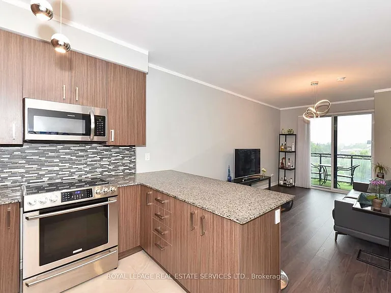 11611 Yonge St #306 — Photo 19