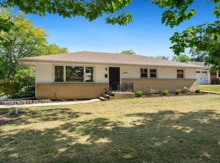 2104 Wyoming Dr, Rockford, IL 61108